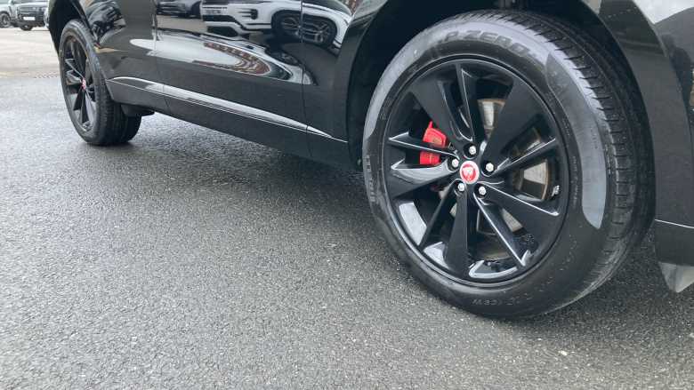 Jaguar F-Pace 2.0 D200 R-Dynamic Black 5dr Auto AWD Diesel Estate